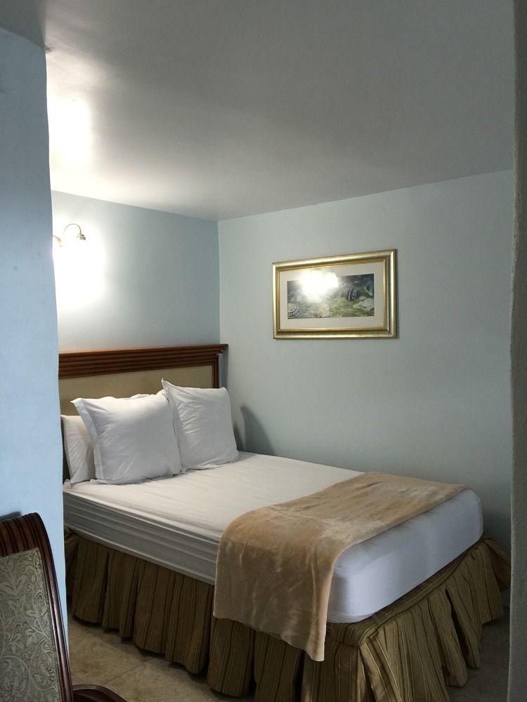 פורט פירס Rhumcay Beach Resort And Grille מראה חיצוני תמונה