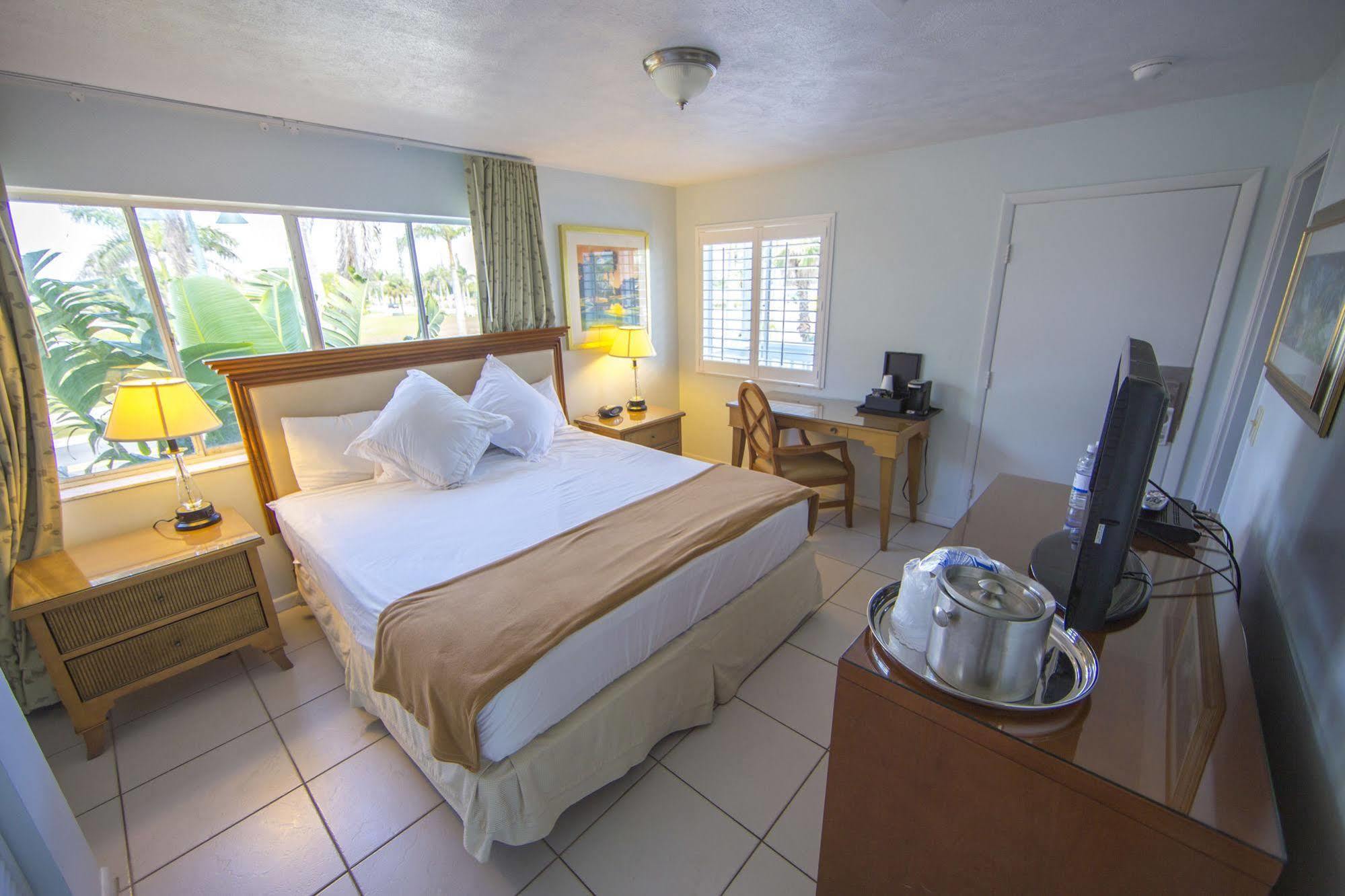 פורט פירס Rhumcay Beach Resort And Grille מראה חיצוני תמונה