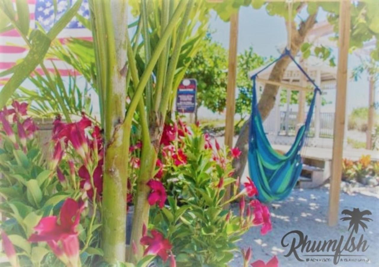 פורט פירס Rhumcay Beach Resort And Grille מראה חיצוני תמונה